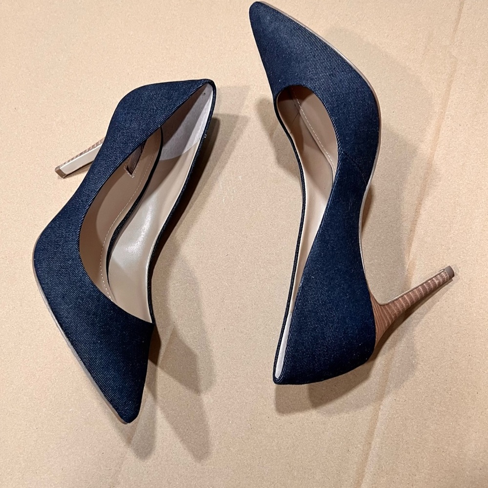 BCBG Generation Levonne X‎  pumps size 8.5